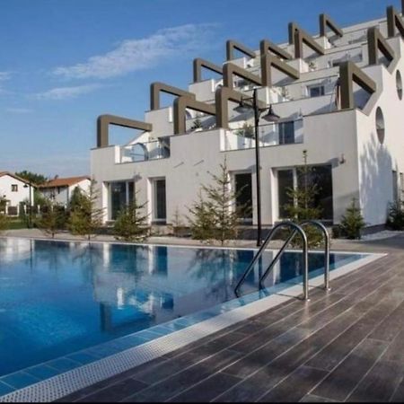 Terrace Apartments Otopeni ! المظهر الخارجي الصورة
