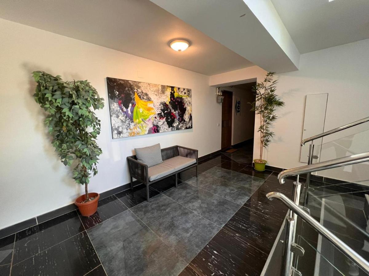 Terrace Apartments Otopeni ! المظهر الخارجي الصورة